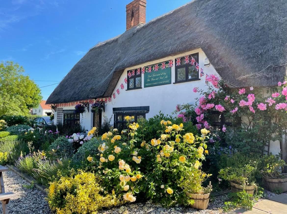 The Red Cow Hotel Heydon  Exterior foto